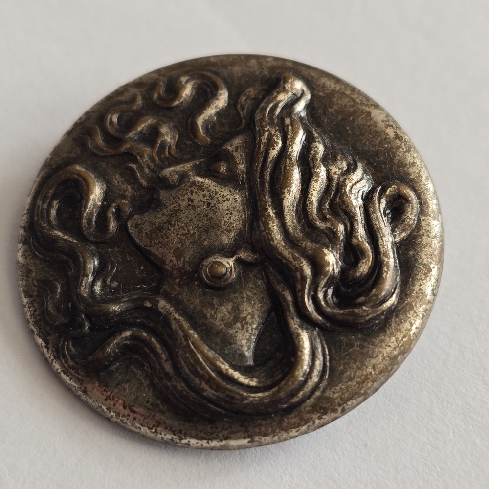 Art Nouveau style brooch woman with flowing hair dark silver tone pin - Picture 2 of 14